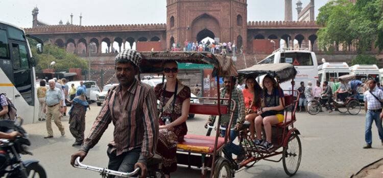 Old Delhi Rickshaw Tour With Taj Mahal